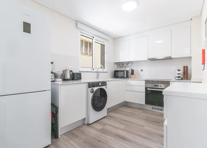 Essence By Atlantic *